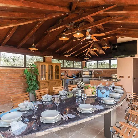 7 Bedroom Cozy In Holiday home Valtura