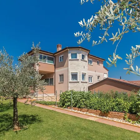 Holiday home 7 Bedroom Cozy In Valtura