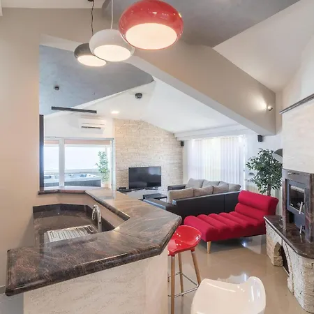 7 Bedroom Cozy In *