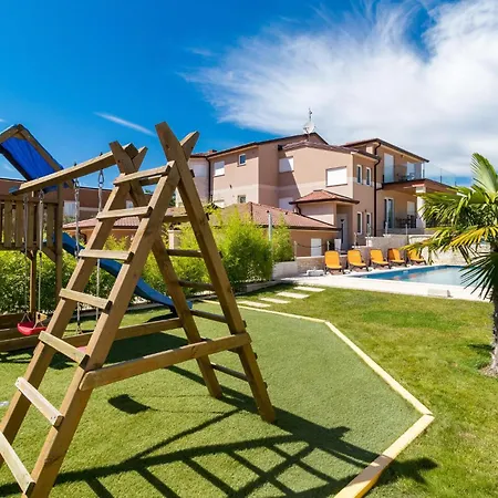 7 Bedroom Cozy In Holiday home